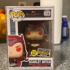 Funko Pop! Scarlet Witch #823 GLOW IN THE DARK + COMES W/ CASE